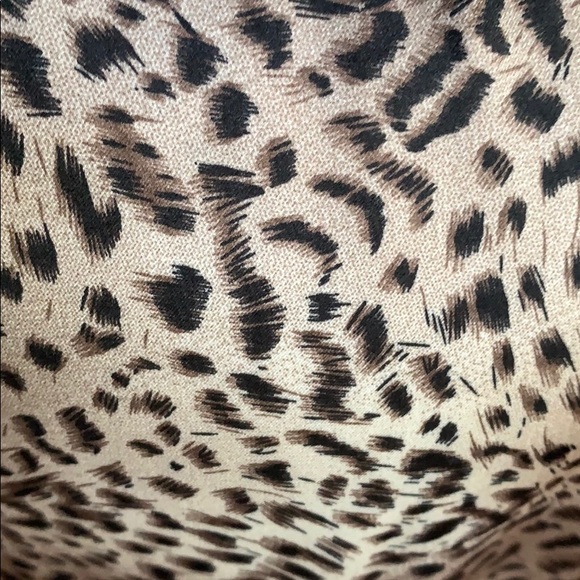 Elementz Large Silky Animal Print Sleeveless Top - Picture 6 of 7